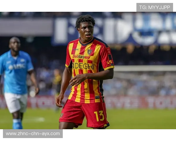 拉什福德门前头槌补射稳稳入网